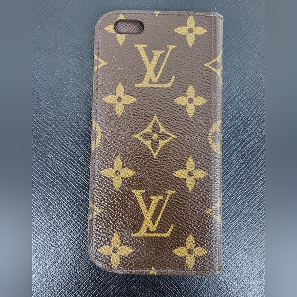Monogram Canvas IPhone  AccessoryProduct - Picture 6 of 12